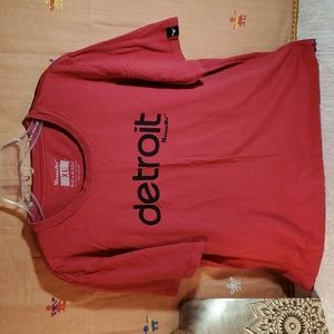 💥 Moosejaw Red Cropped T-shirt